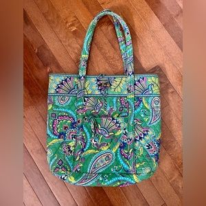 Vera Bradley large tote in emerald green paisley